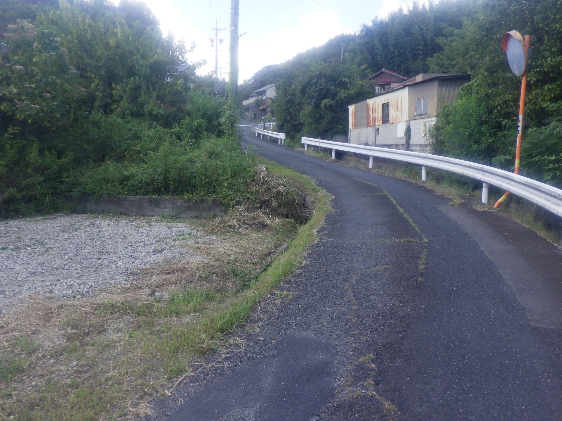 視線誘導標設置 | 道路標識・サイン工事
