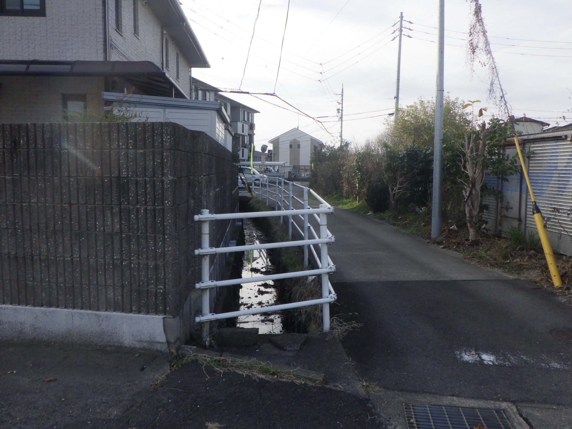 『通り抜け出来ません』立て看板設置 | 道路標識・サイン工事