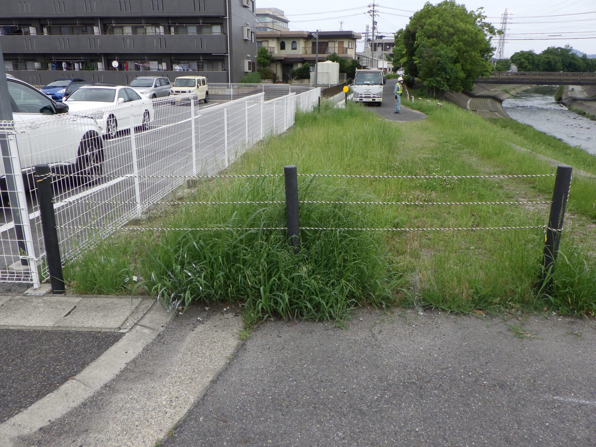 視線誘導標設置工事 | 道路標識・サイン工事