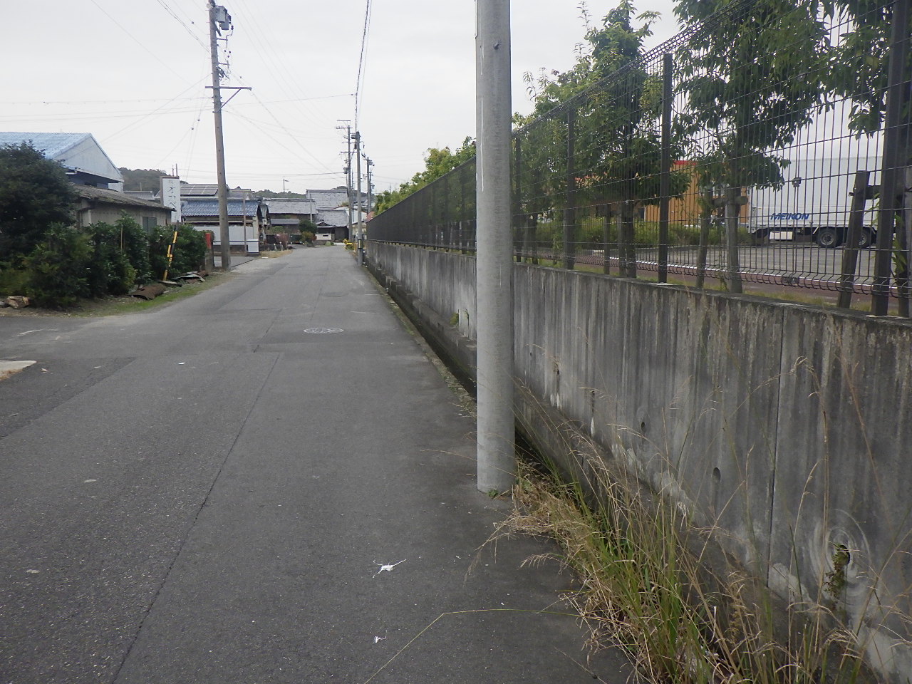 『左折先、通り抜け出来ません』看板設置工事 | 道路標識・サイン工事
