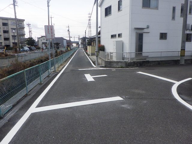 区画線設置工事 | 路面標示工事