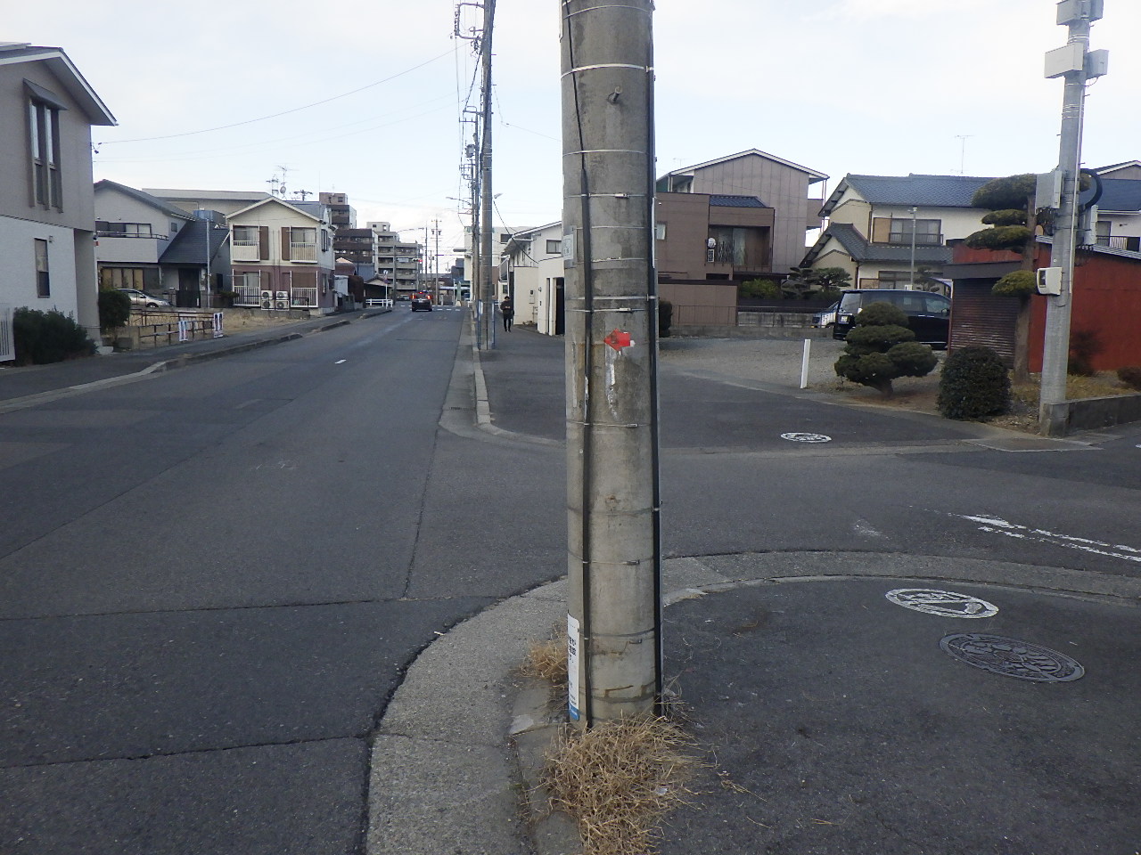 『通り抜けご遠慮ください』立て看板設置工事 | 道路標識・サイン工事