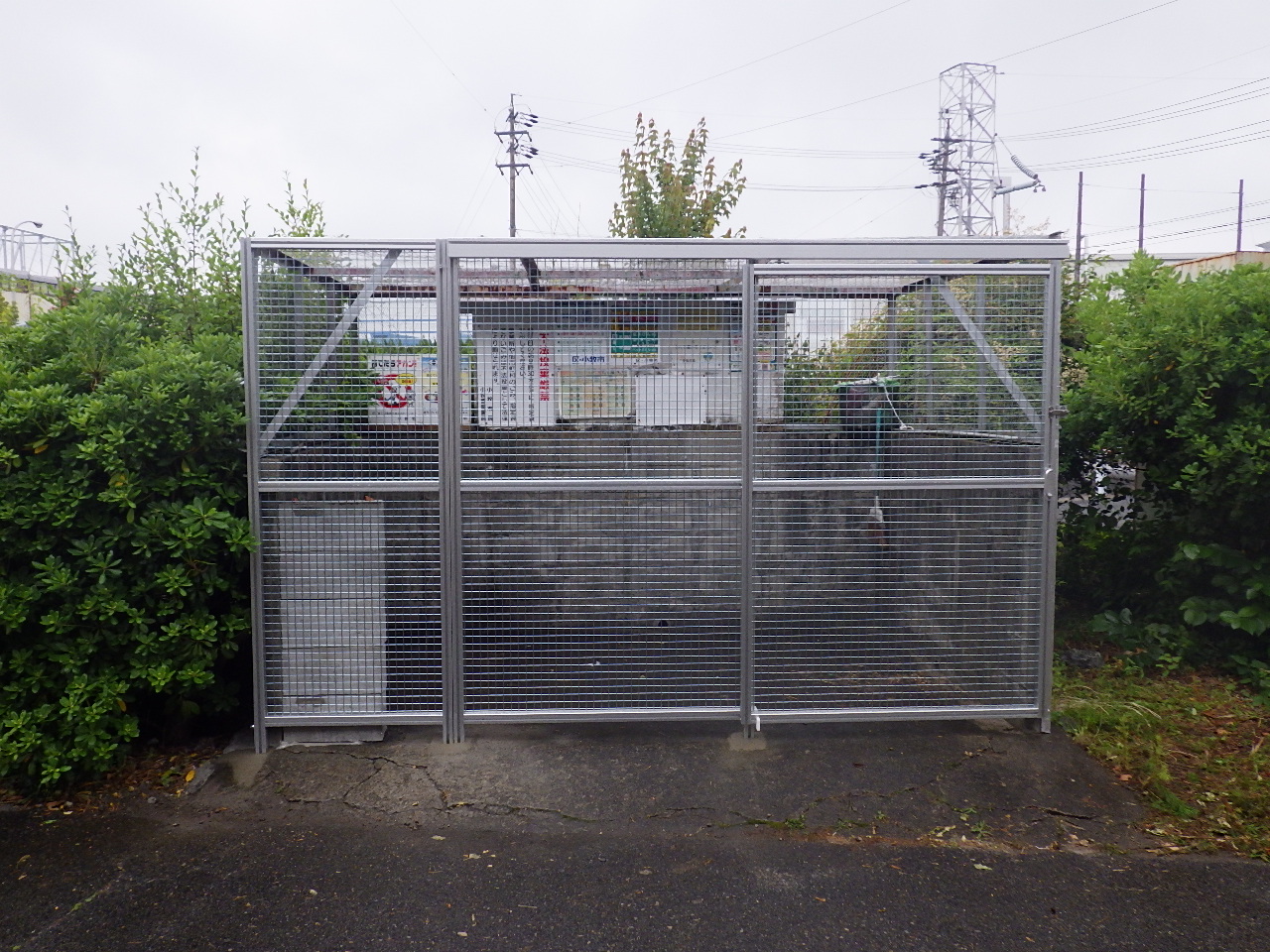 ごみ集積所フェンス設置修繕工事 | 一般土木・外構工事