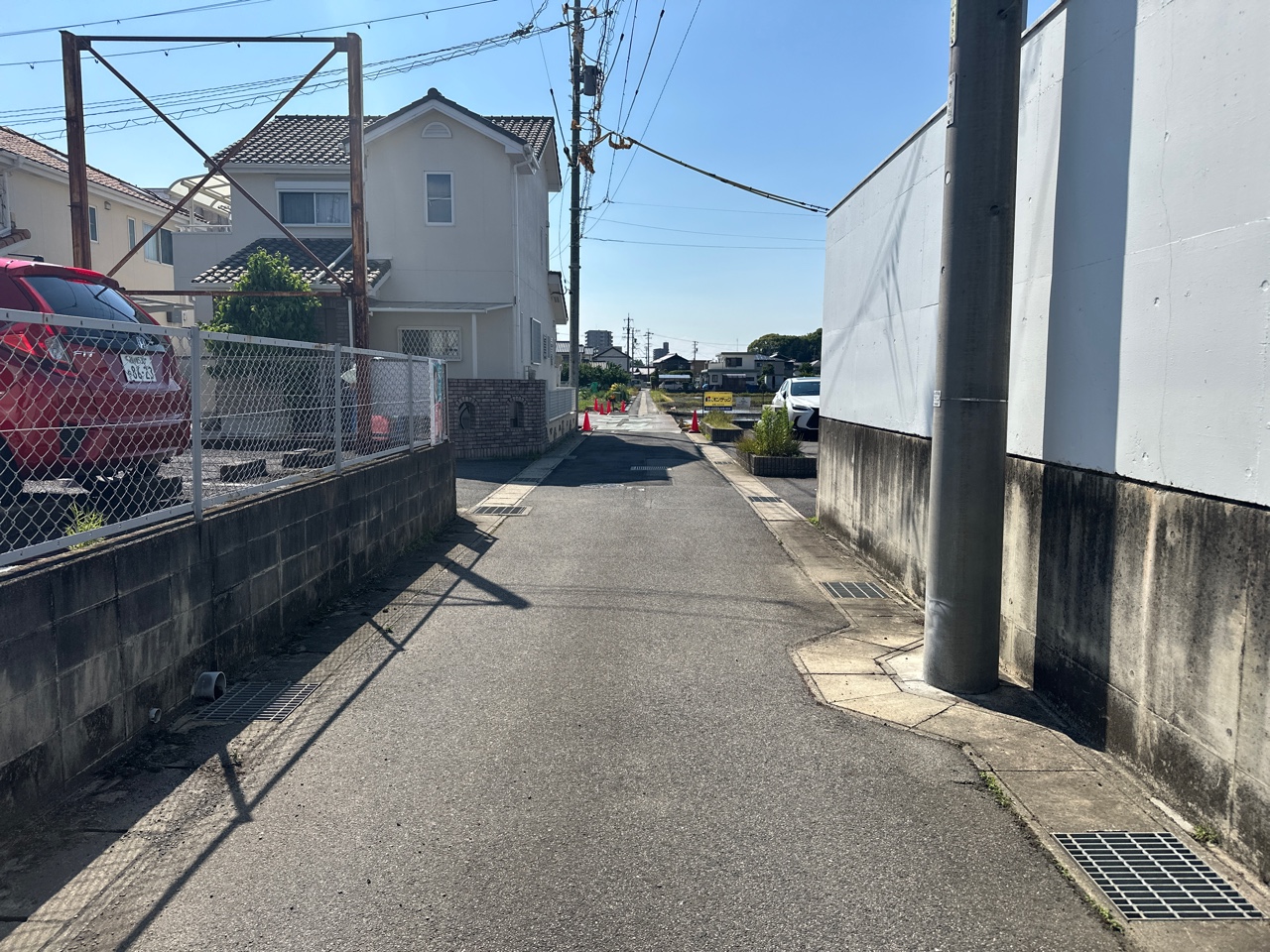『通り抜けご遠慮ください』立て看板設置工事 | 道路標識・サイン工事